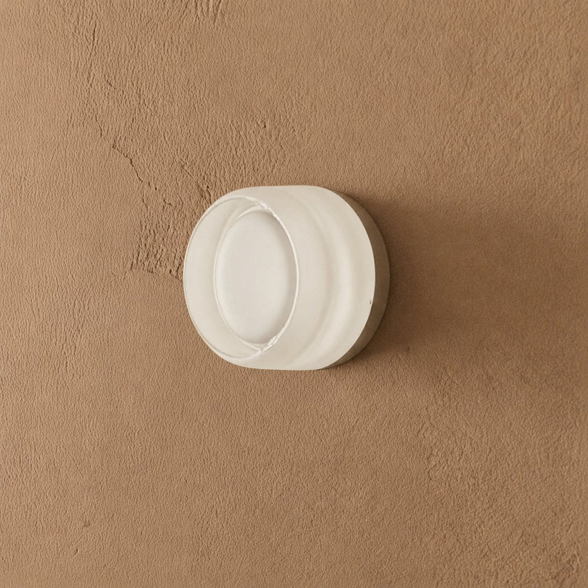 Circular Aluminum Wall Light | Minimalist Warm LED Sconce