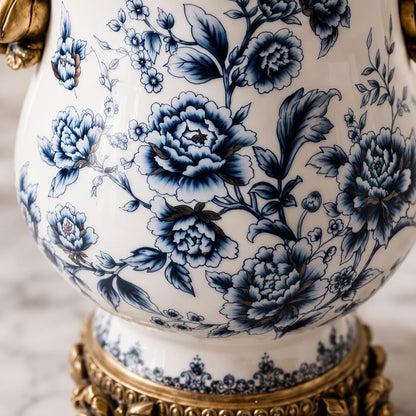 Large White Porcelain Vase – Scalloped Rim Decorative Flower Vase