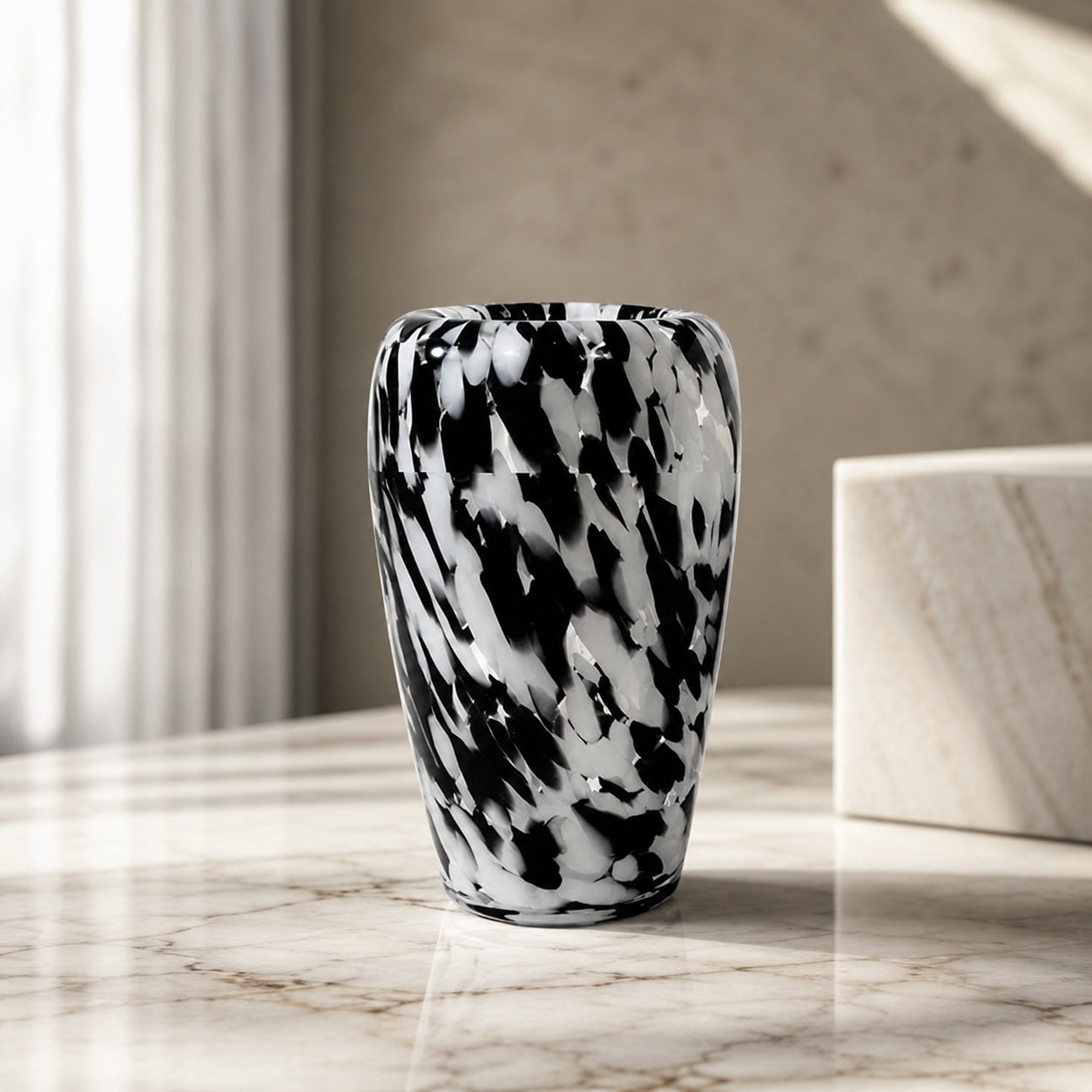 Clear Glass Flower Vase – Spotted Texture Decorative Vessel