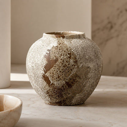 Minimalist Ceramic Vase – Stone-Textured Decorative Accent