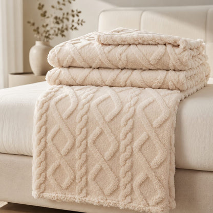 Lightweight Coral Fleece Throw – Soft Everyday Sofa and Bed Blanket