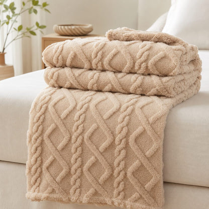 Lightweight Coral Fleece Throw – Soft Everyday Sofa and Bed Blanket