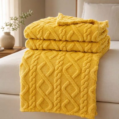 Lightweight Coral Fleece Throw – Soft Everyday Sofa and Bed Blanket