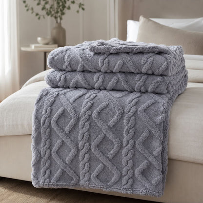 Lightweight Coral Fleece Throw – Soft Everyday Sofa and Bed Blanket